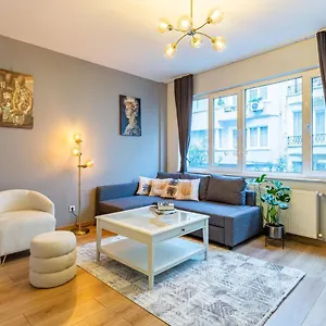 Flat Near Attractions In Nisantasi , Istanbul Turkey